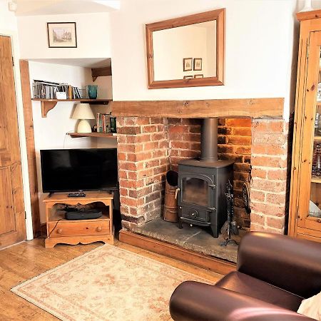 Pass The Keys Cosy Cottage With Views Over The Shropshire Hills Лудлоу Экстерьер фото