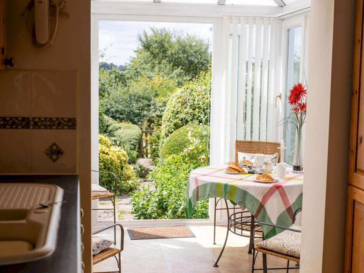 Pass The Keys Cosy Cottage With Views Over The Shropshire Hills Лудлоу Экстерьер фото