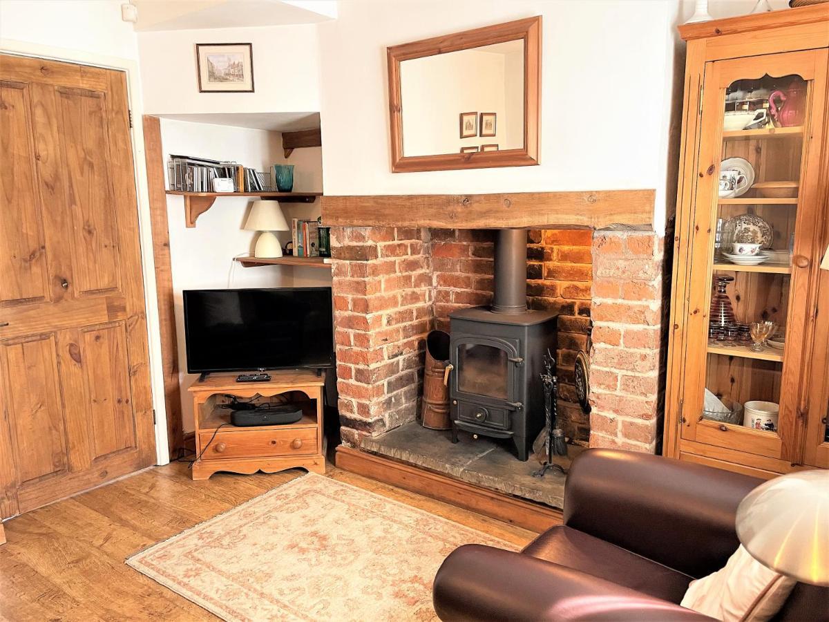 Pass The Keys Cosy Cottage With Views Over The Shropshire Hills Лудлоу Экстерьер фото